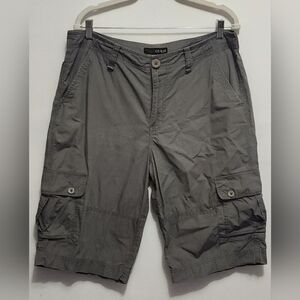 GUESS Men's Gray Cargo Shorts size